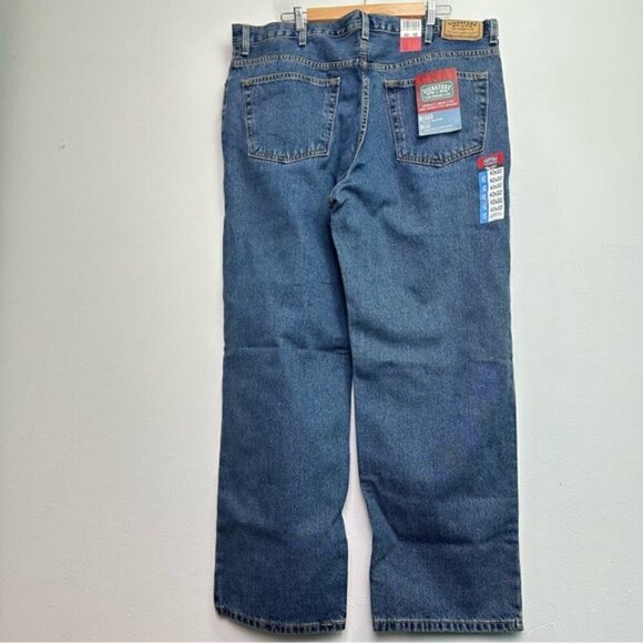 Levi’s Mens 42x32 Relaxed Fit Signature Jeans Medium Wash NWT - Picture 2 of 7